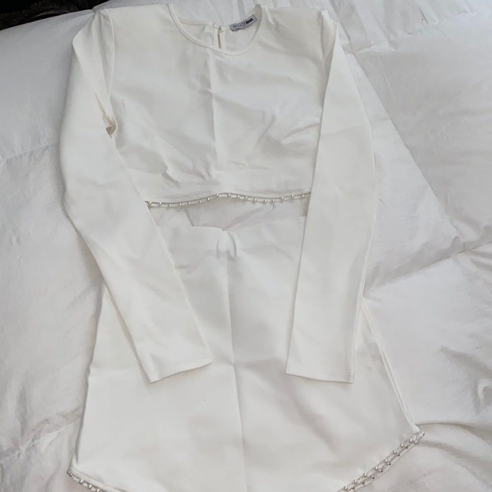 White long sleeve two piece set.